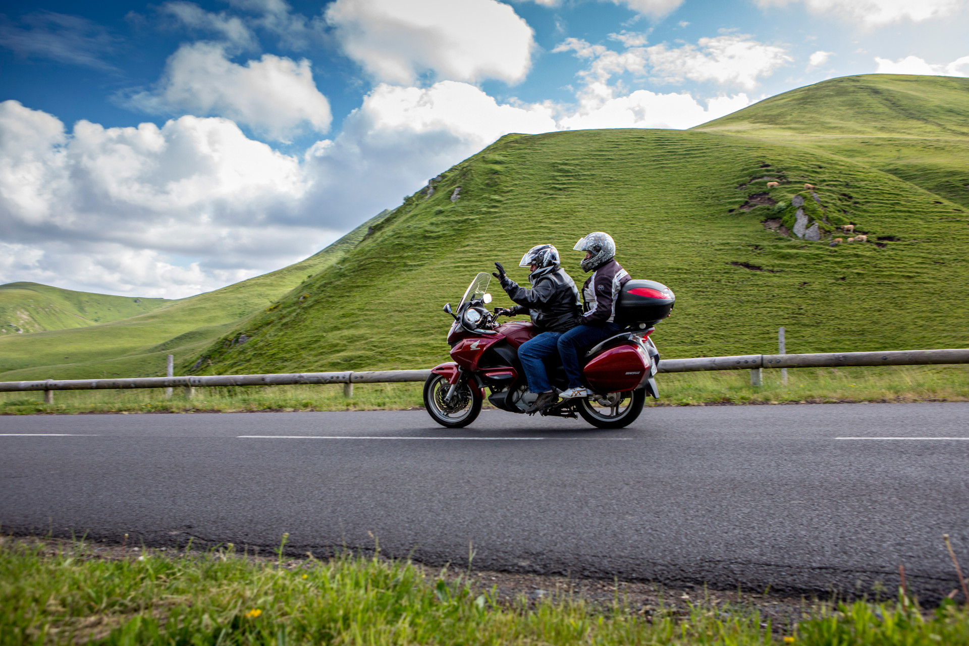Les Plus Belles Routes Dauvergne A Moto Balades et circuits en moto au Puy de Sancy : l'Auvergne en moto
