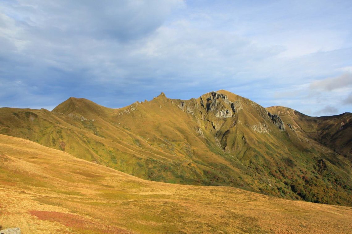 Circuit dans la Vallée de la Fontaine Salée à Chastreix pour découvrir le Sancy en automne