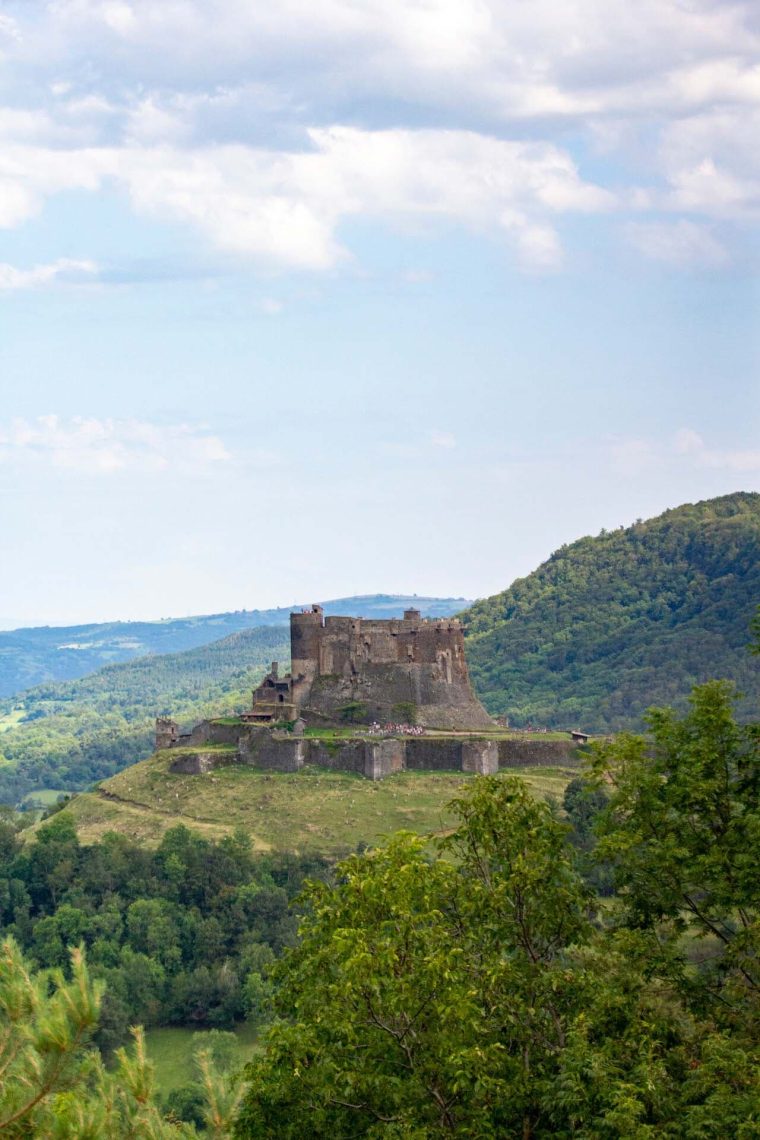 Visite au Château de Murol pour des vacances sous le signe de la découverte dans le Sancy