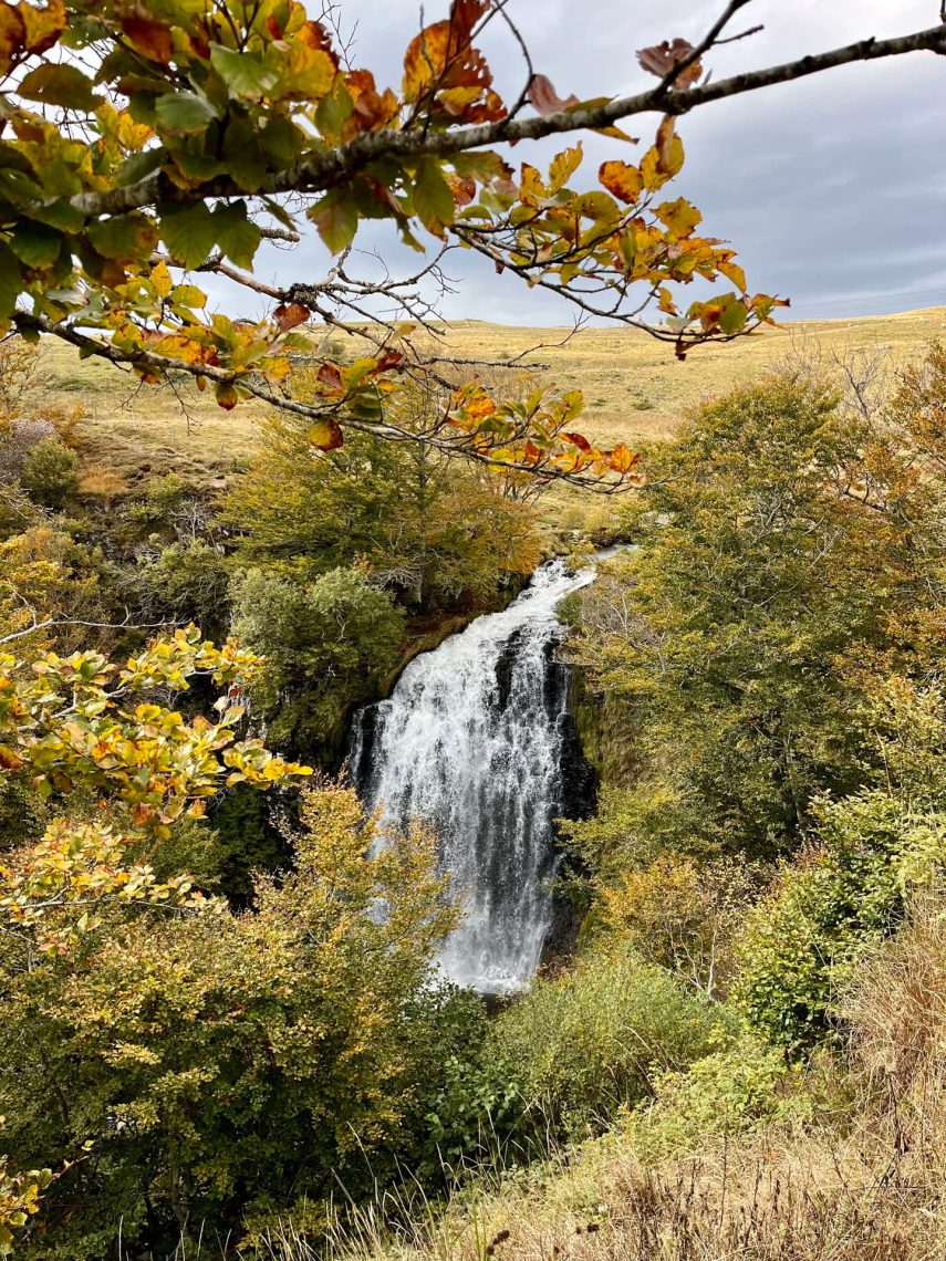 Cascade de la Barthe en automne à Picherande
