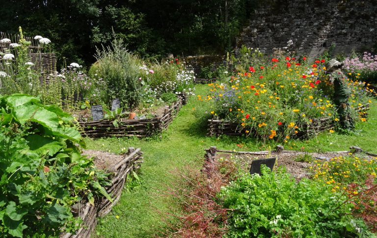 Le jardin Clos du Rempart à Besse