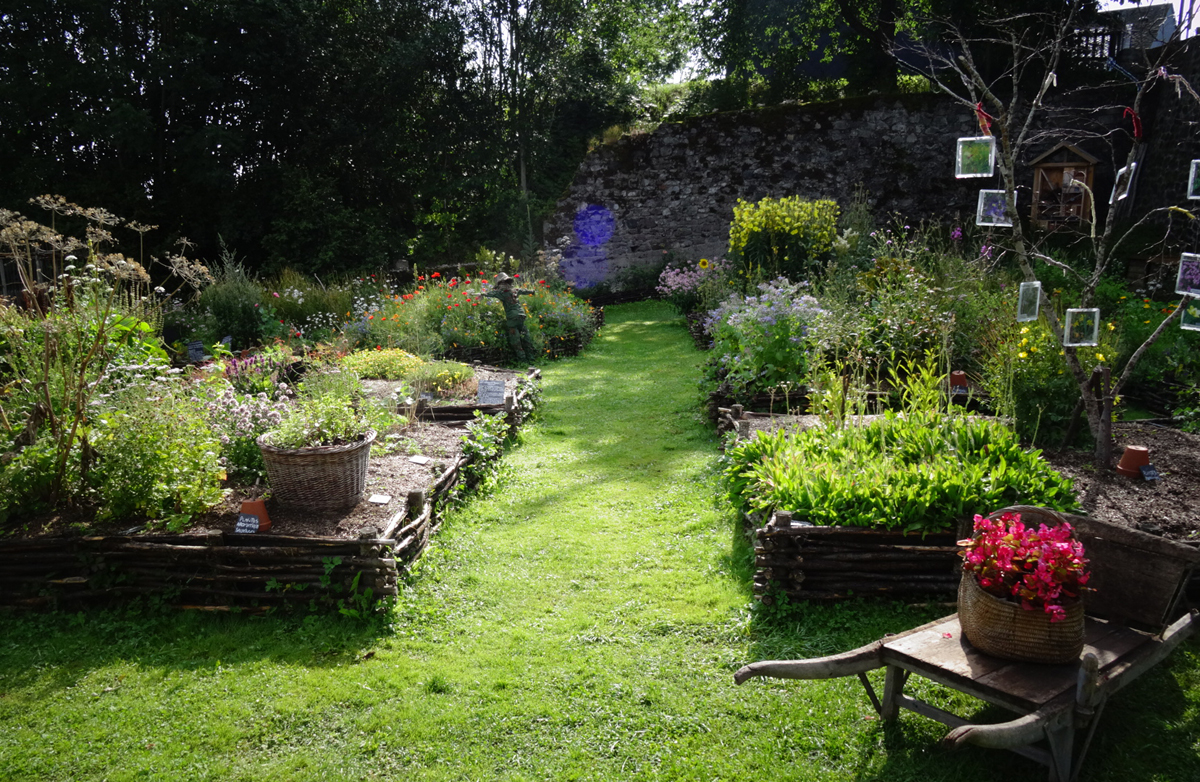 Le jardin Clos du Rempart à Besse