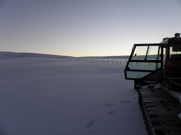 Damer et préparer les pistes du domaine Nordique Sancy