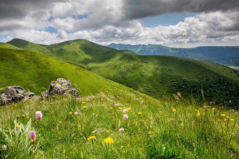 Les crêtes du massif de la Tâche