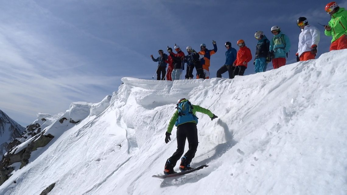 Marion Quenot en snowboard dans le Massif du Sancy