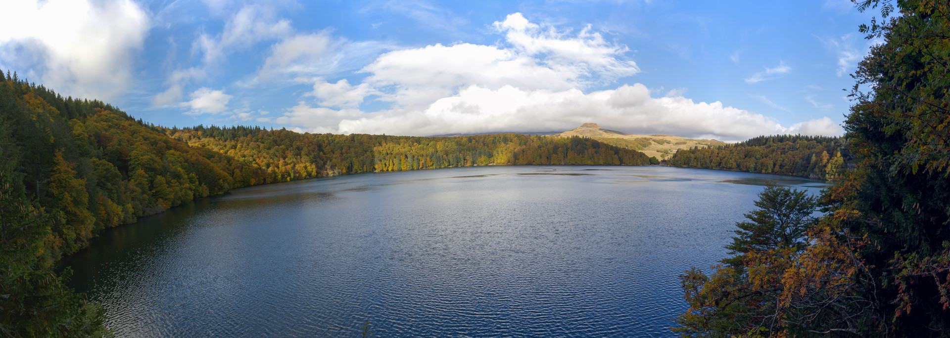 Le Lac Pavin en Automne