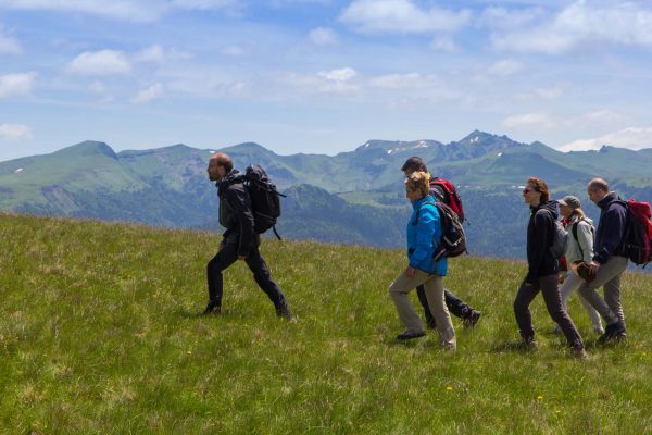 En rando accompagnée avec un guide dans le Sancy