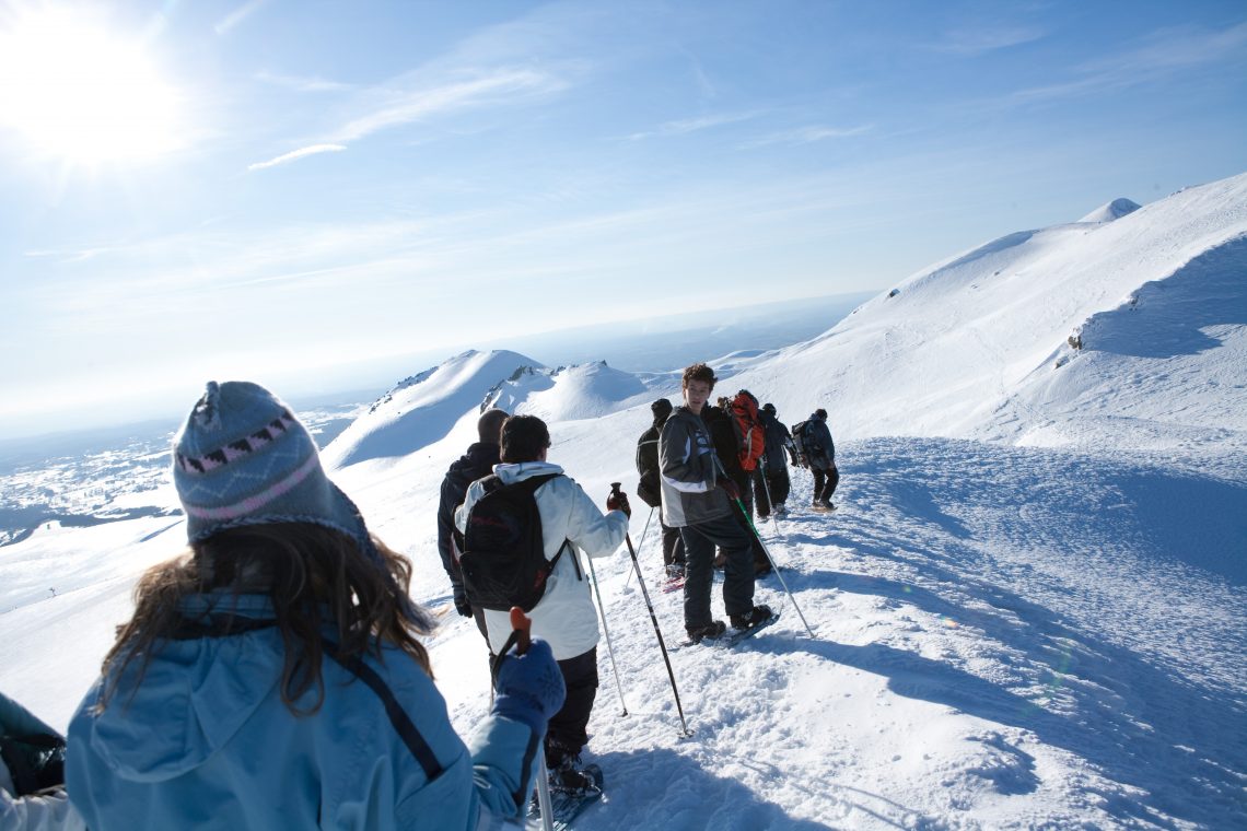 En randonnée raquettes sur les crêtes du Sancy