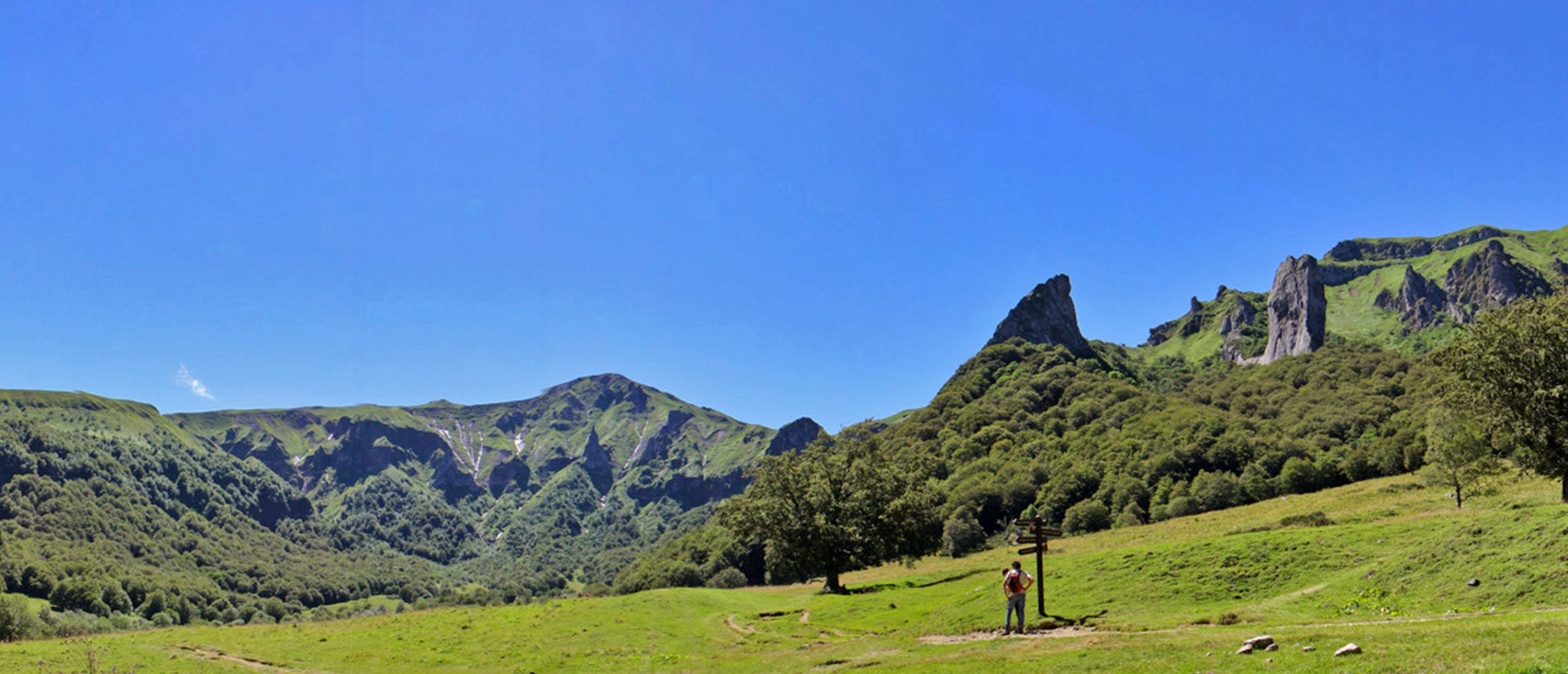 La Dent de la Rancune et la Crête de Coq dans la Vallée de Chaudefour, à Chambon-sur-Lac