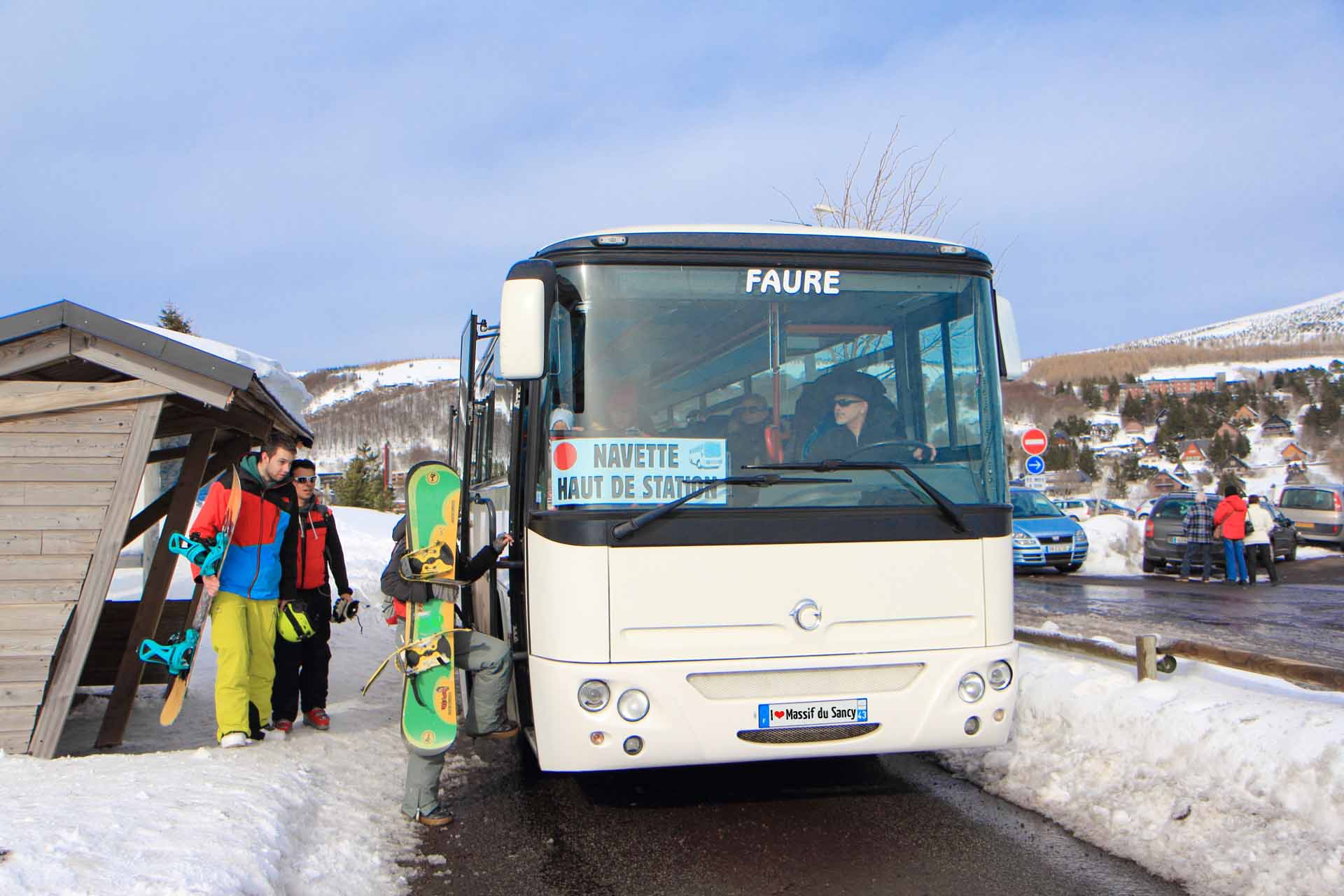 Prenez une navette pour rejoindre votre station préférée Navette ski Auvergne, Massif du Sancy