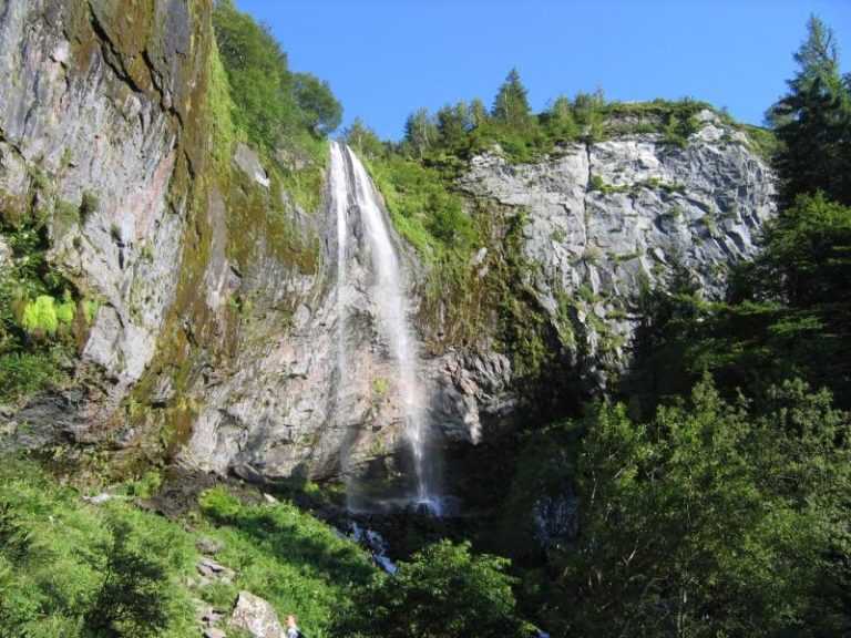 grande_cascade_mont_dore_sancy_explorer