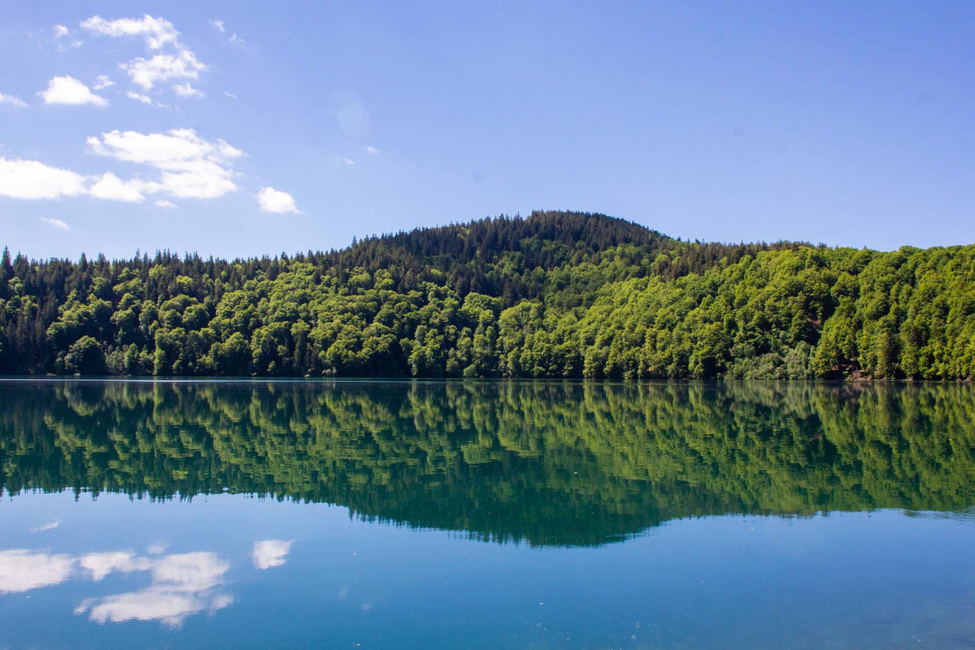 Le Lac Pavin à Besse et Saint-Anastaise