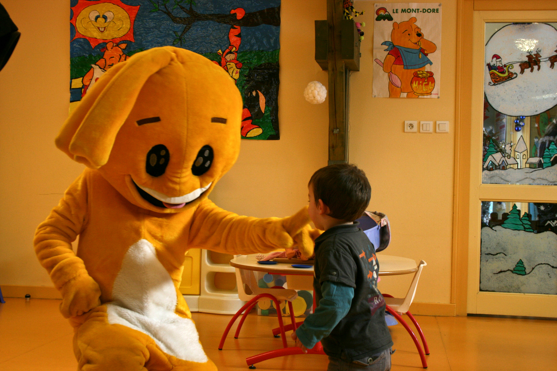 Rencontre avec Tibou à la micro-crèche du Mont-Dore Garderie la Bourboule, le mont-dore. Creche la Bourboule, le mont-dore