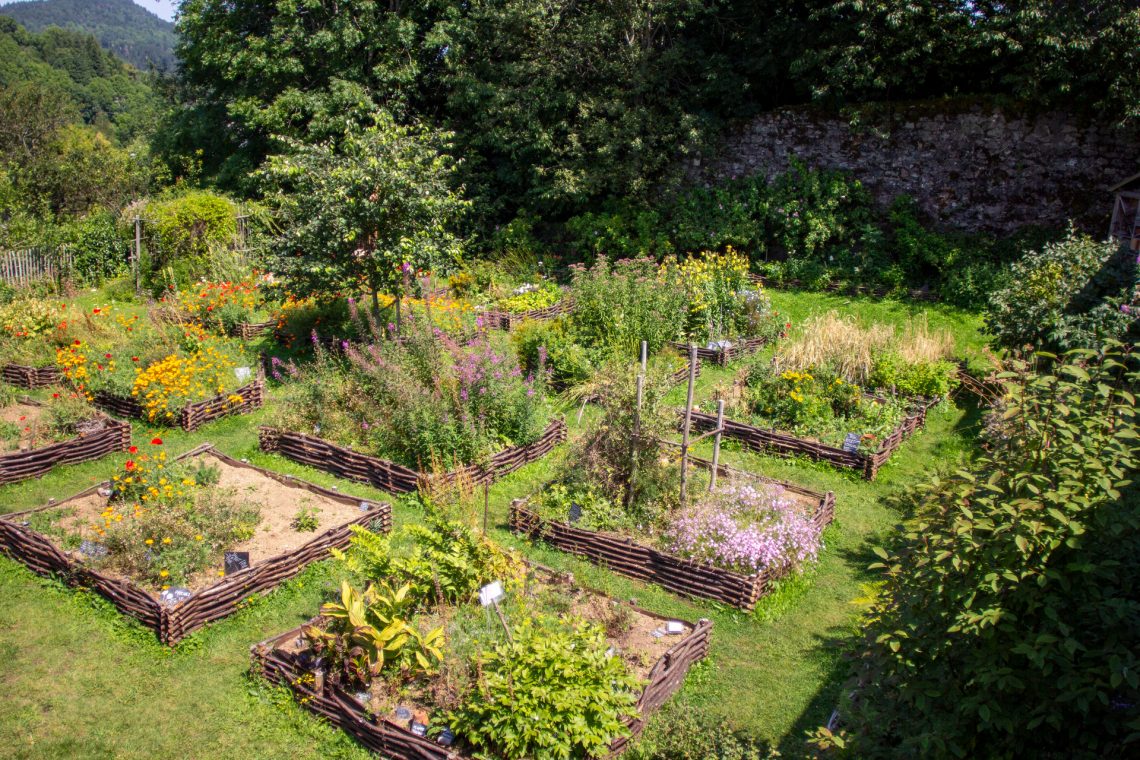 Besse, jardin auvergne