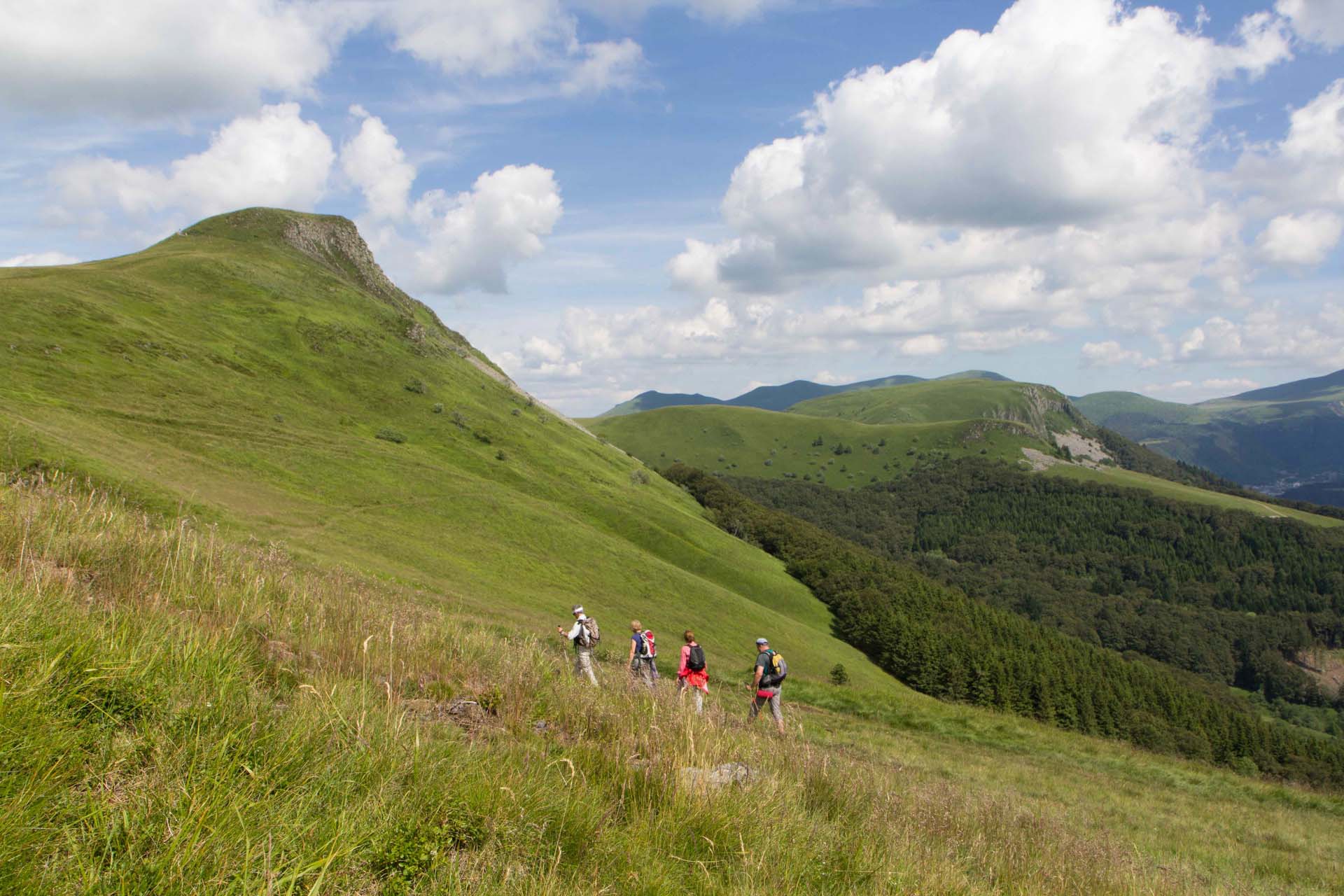 Randonnée entre amis à La Banne d'Ordanche dans le Massif du Sancy