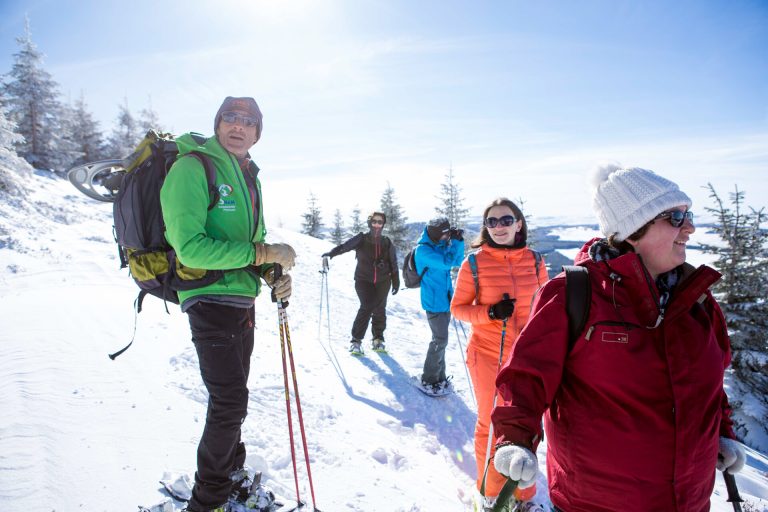 Réservez vos randonnées accompagnées en hiver dans le Massif du Sancy