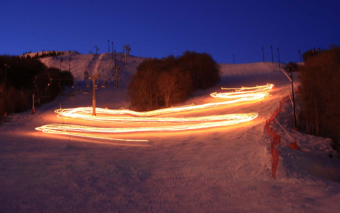 Descente aux flambeaux à Super-Besse Descente aux flambeaux à Super-Besse