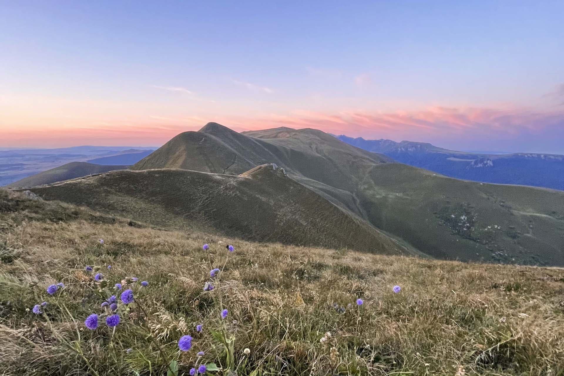 Les merveilleuses couleurs du Massif du Sancy durant l'été indien