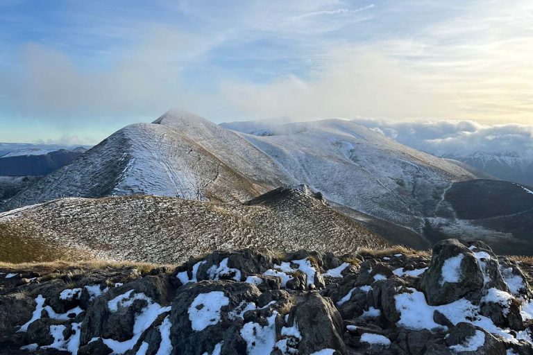 Les premières neiges sur les crêtes du massif du Sancy, jetez un œil aux webcams