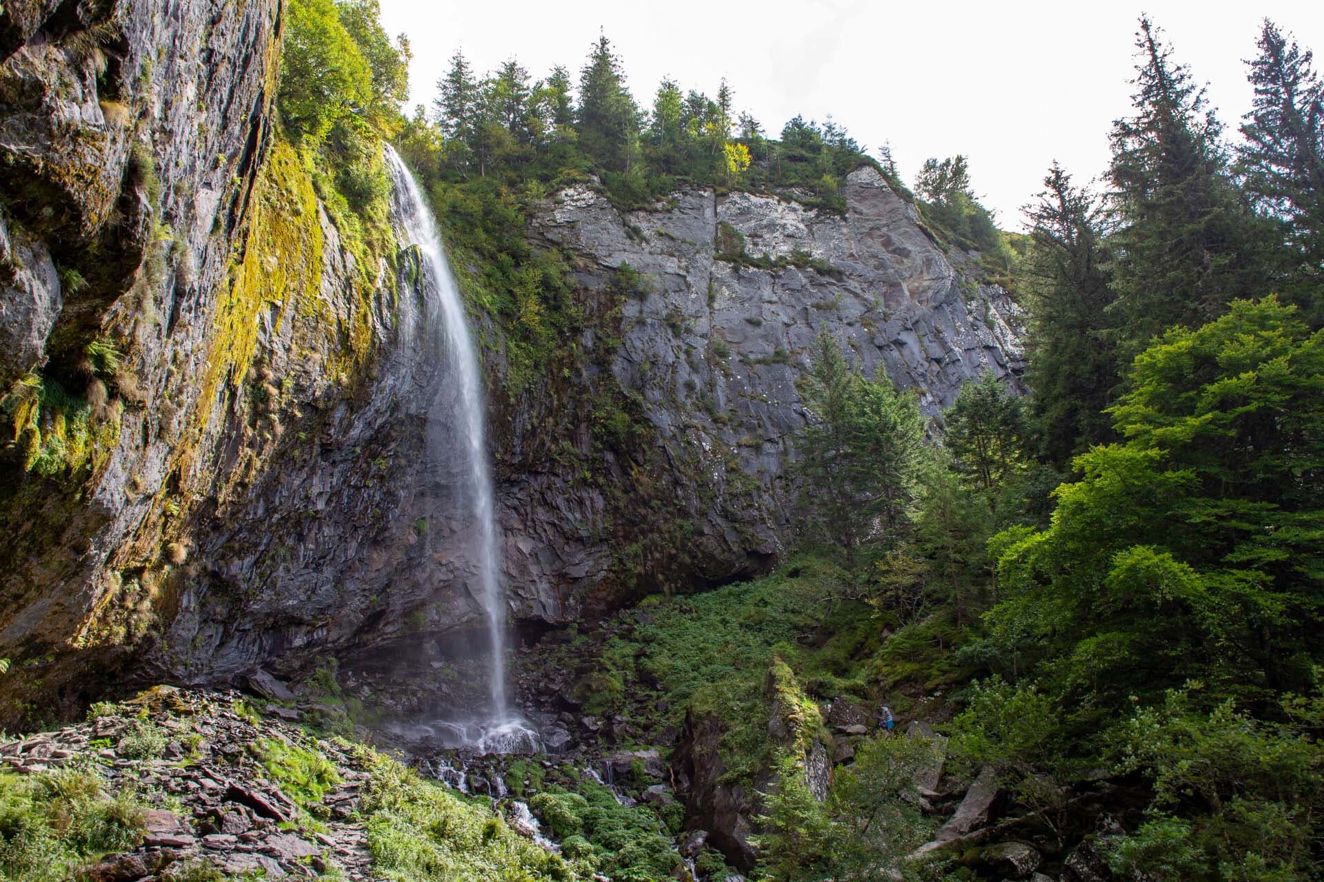 Une des 5 randonnées incontournables du Sancy, la Grande Cascade au Mont-Dore