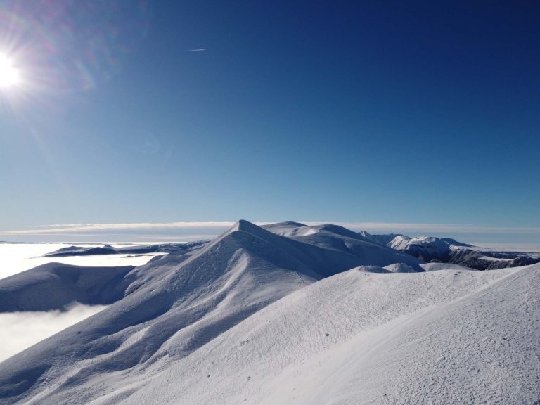 Le Massif du Sancy en hiver pour des vacances intenses à la montagne