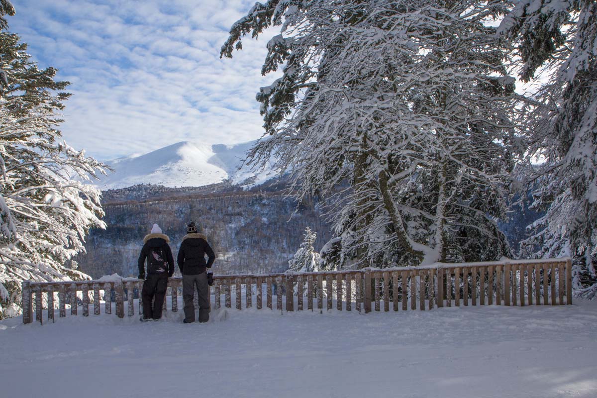 Se balader dans la neige dans le massif du Sancy