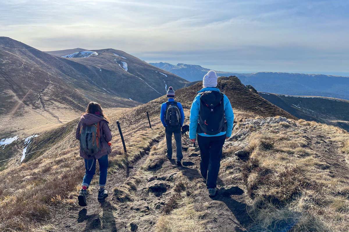 Randonnée panoramique en hiver dans le massif du Sancy