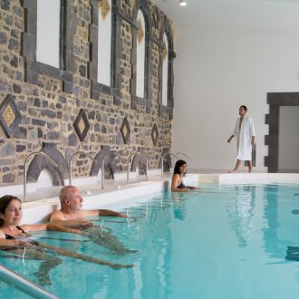 Soins à la piscine thermale du Mont-Dore