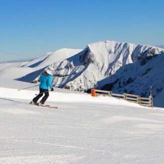 Descente à ski sur les pentes du Mont-Dore