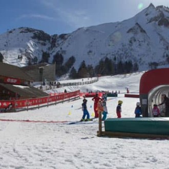 Réservez vos cours de ski en ligne avant votre séjour dans le Sancy.